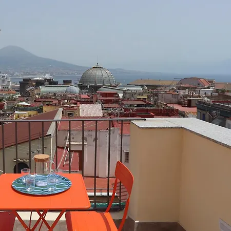 Guesthost - Maka Terrace Nápoles
